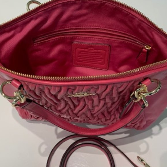 NWOT Genuine Coach Pink Leather Handbag w/shoulder strap - Picture 3 of 6